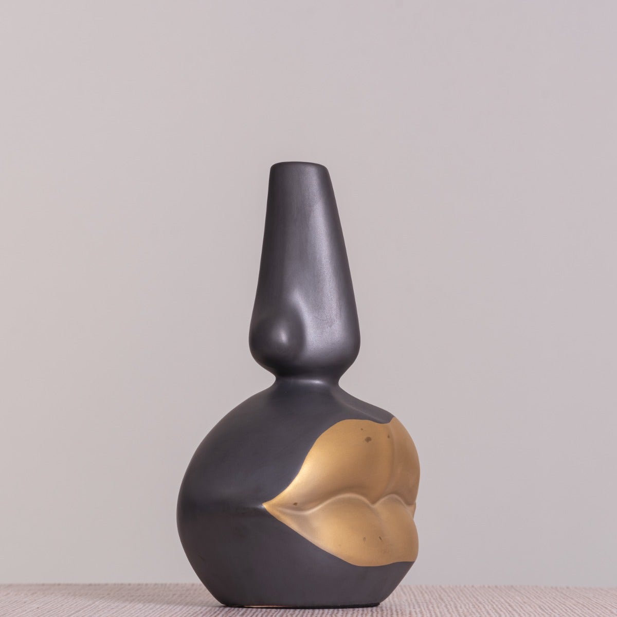 Lucky Lips (Black/ Gold) Ceramic Home Decor