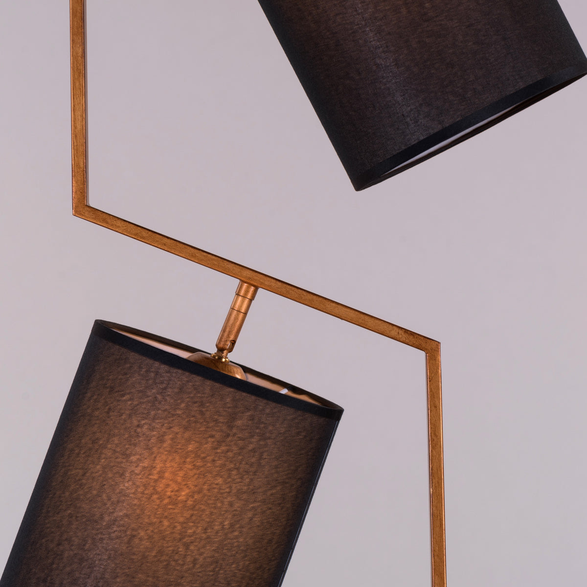 Effortless Signature (Gold, Black) Floor Lamp
