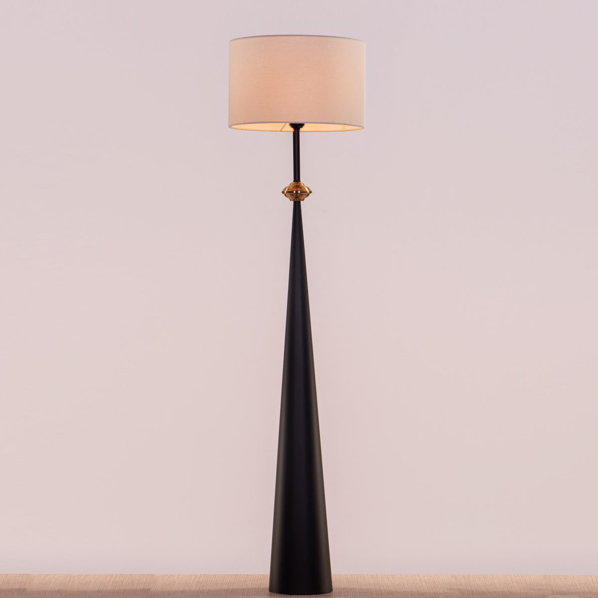 Crown Of The Dawn (Black, White) Floor Lamp
