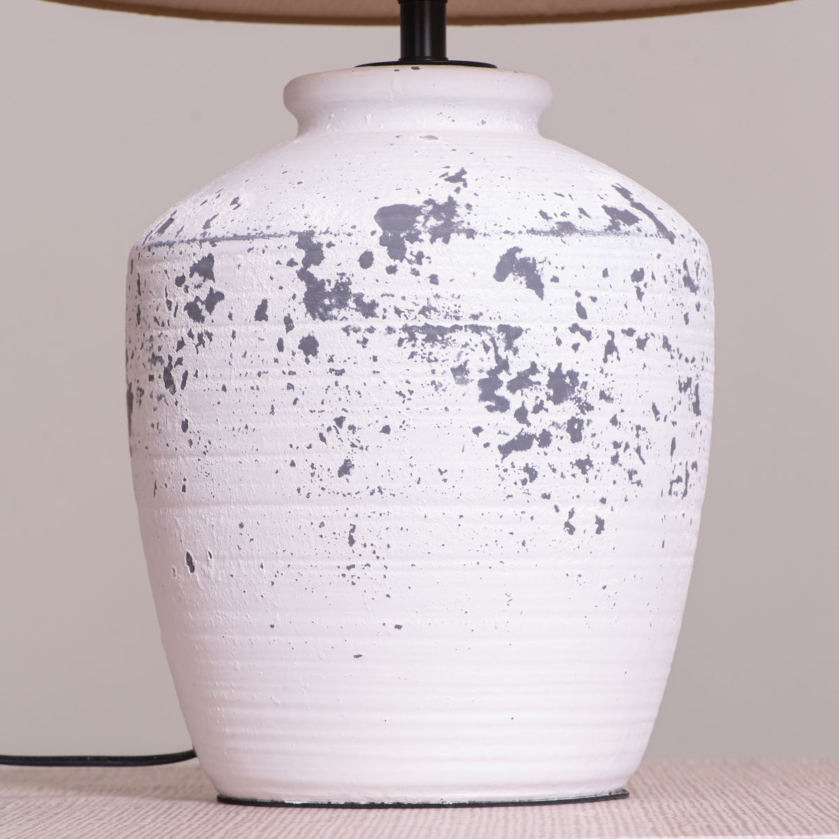 Puglia Pottery (White, Beige) Ceramic Table Lamp
