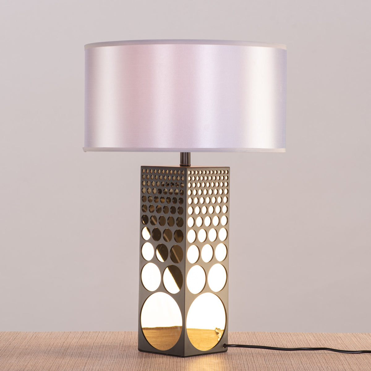 Live Your Look (Black, Blue) Table Lamp