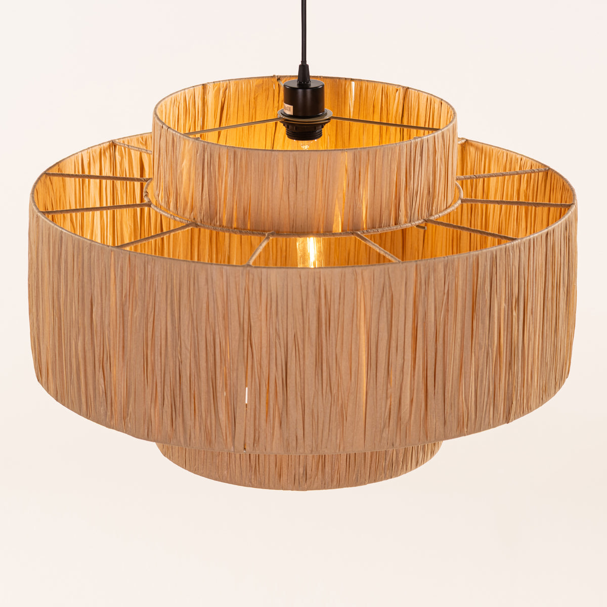 ثريا الروطان بالية المظهر (بيج)