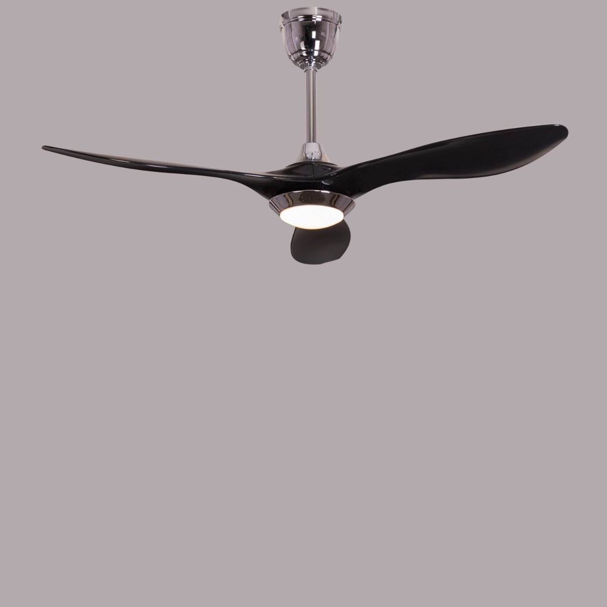 مروحة سقف Bodrum Beauty (عرض 132 سم، هيكل معدني بطلاء كروم، شفرات ABS بطلاء أسود) LED خافتة مع جهاز تحكم عن بعد