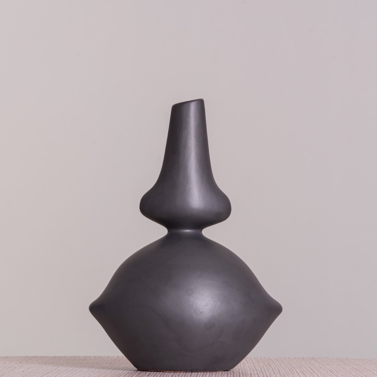 Lucky Lips (Black/ Gold) Ceramic Home Decor