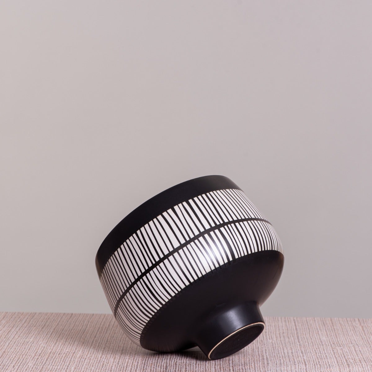 Simple Touch (Black/ White) Ceramic Vase