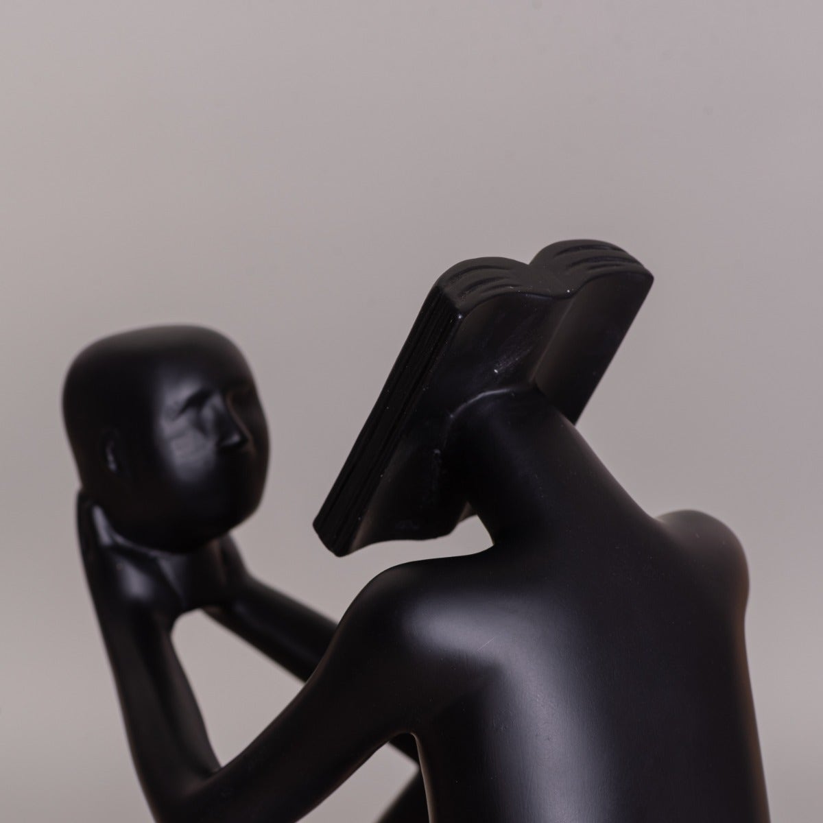 Read To Me (Black ) Resin  Home Decor