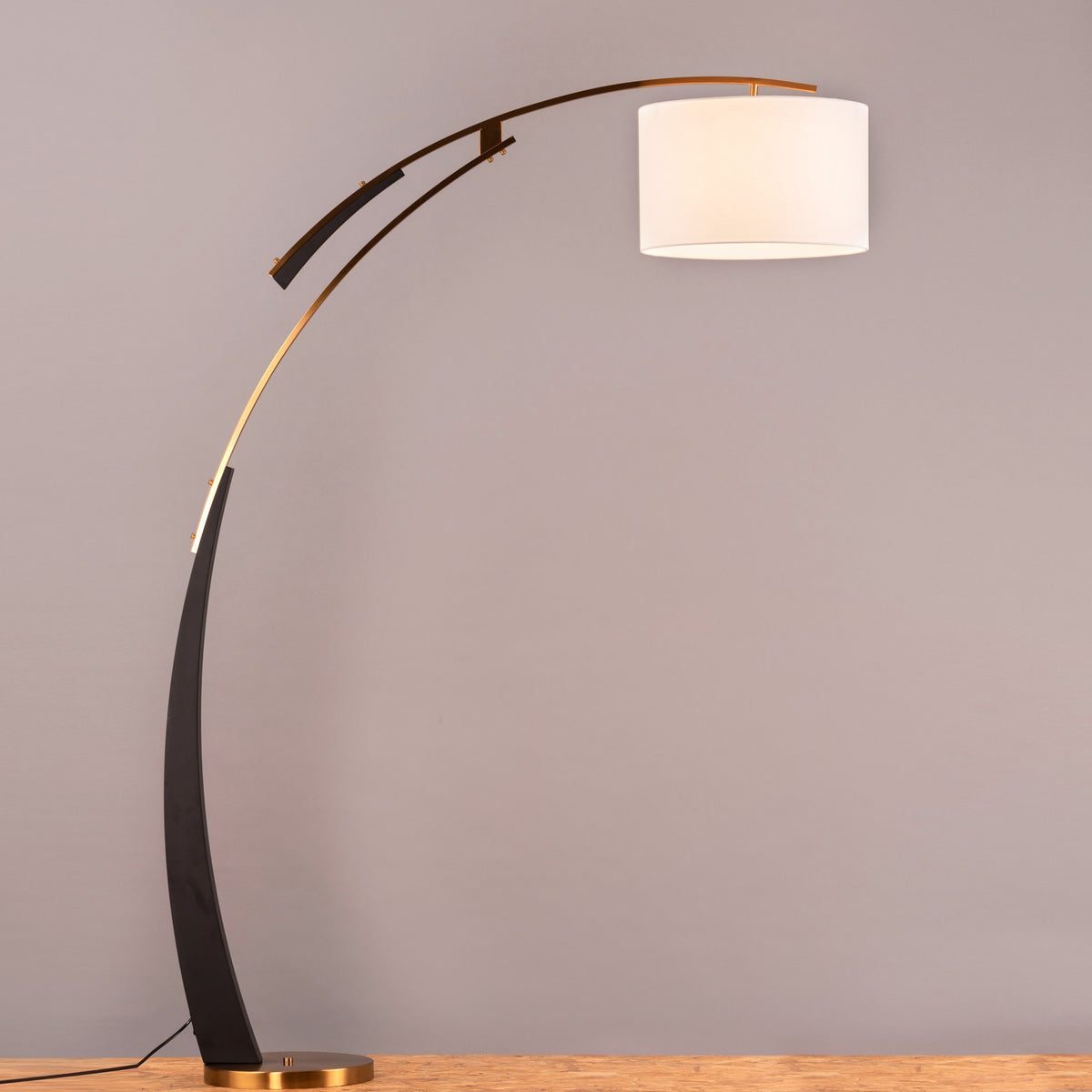 Direct Flight (Black, Gold) Floor Lamp