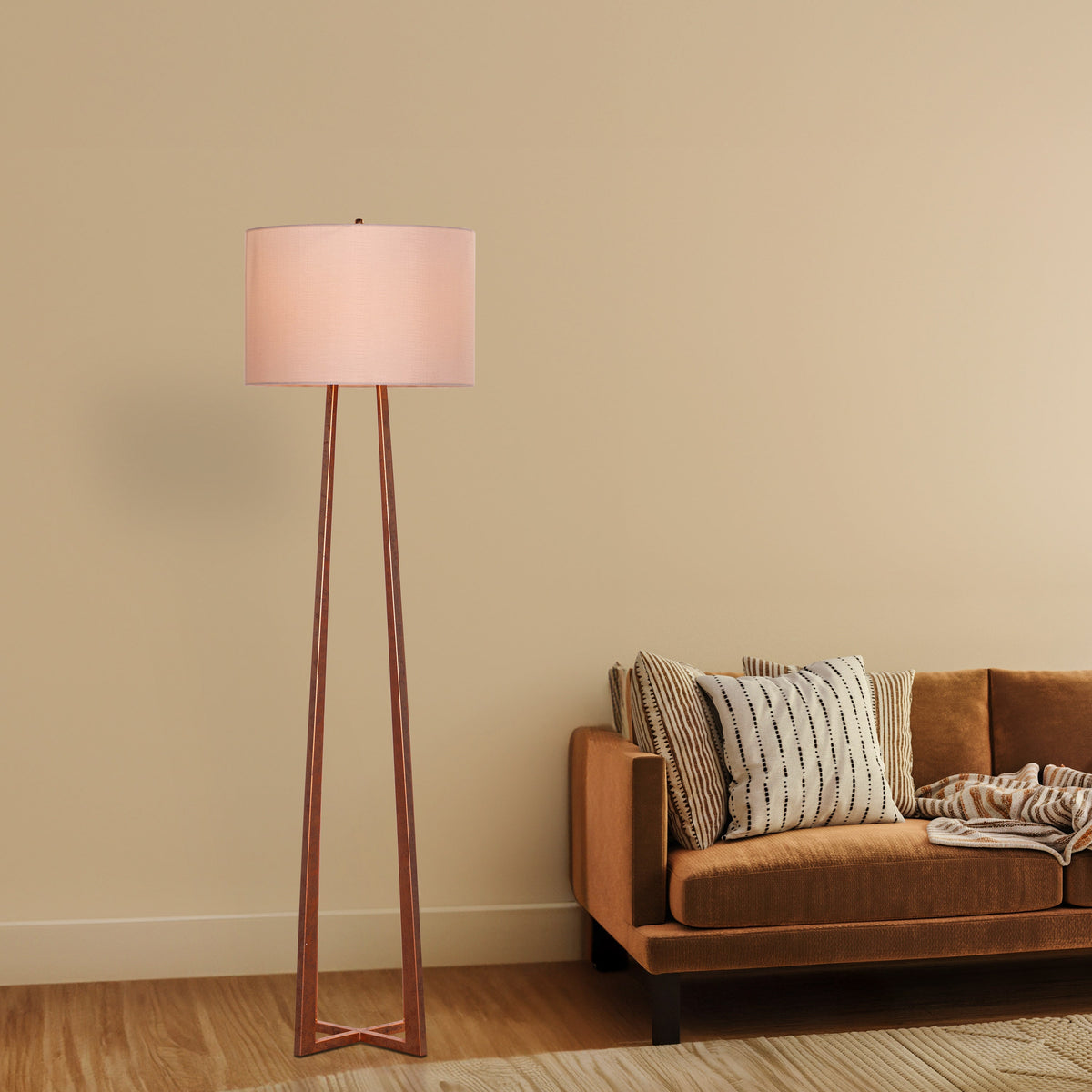 Sweet Escapade (Antique Gold, Off-White) Metal Floor Lamp