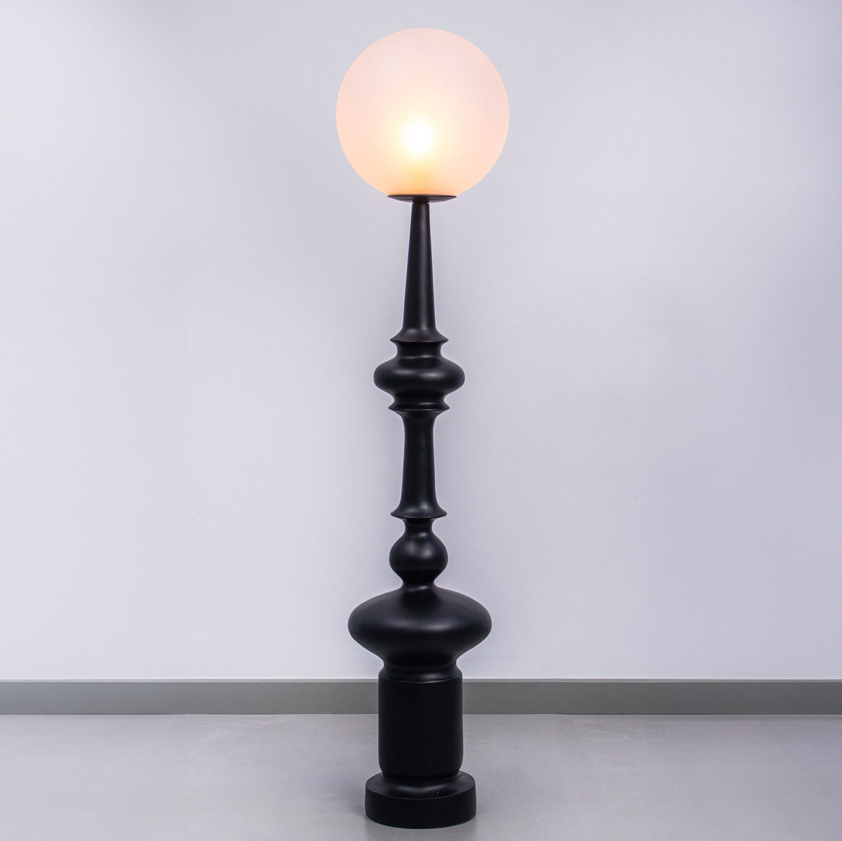 MonoGlow Floor Lamp