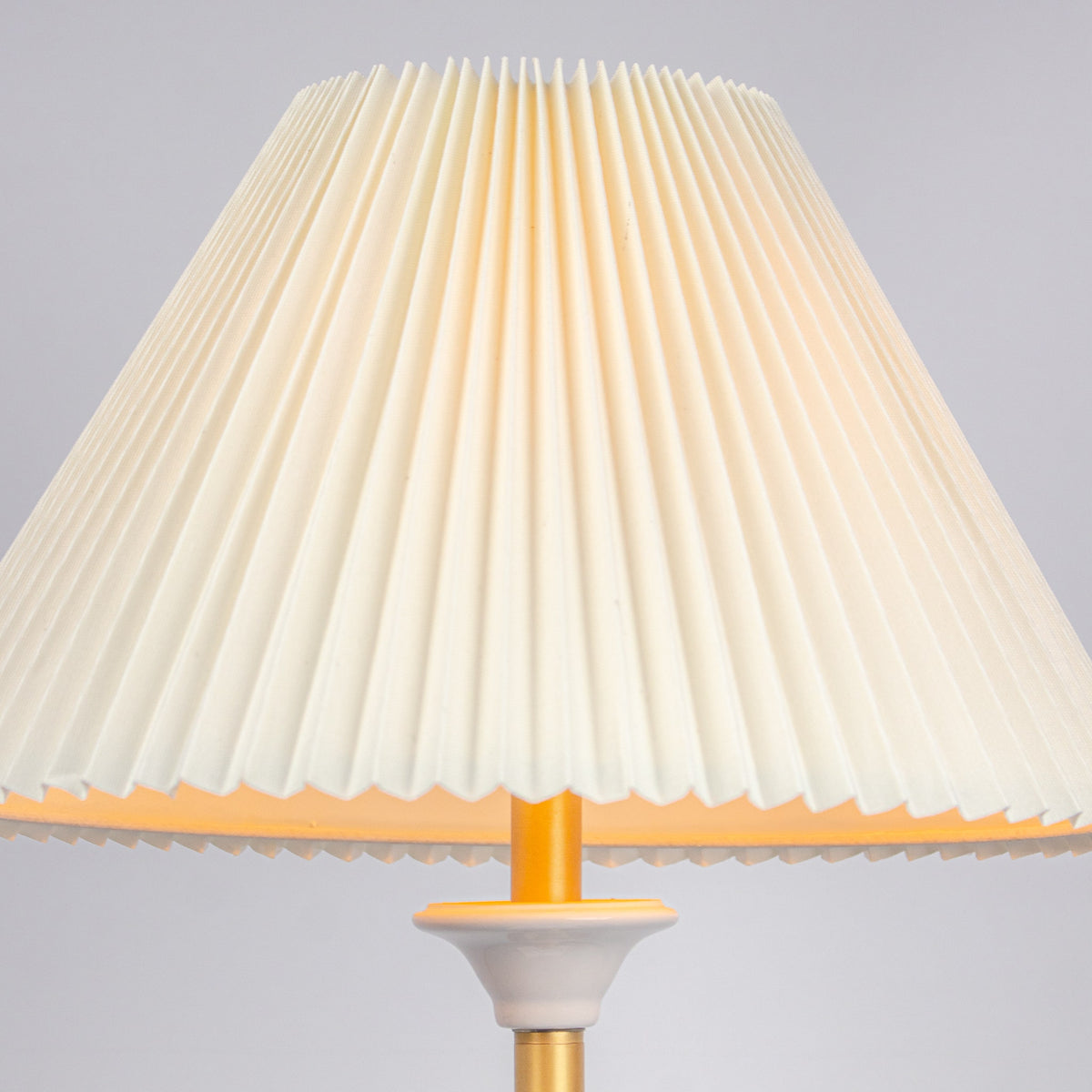White Nest Table Lamp
