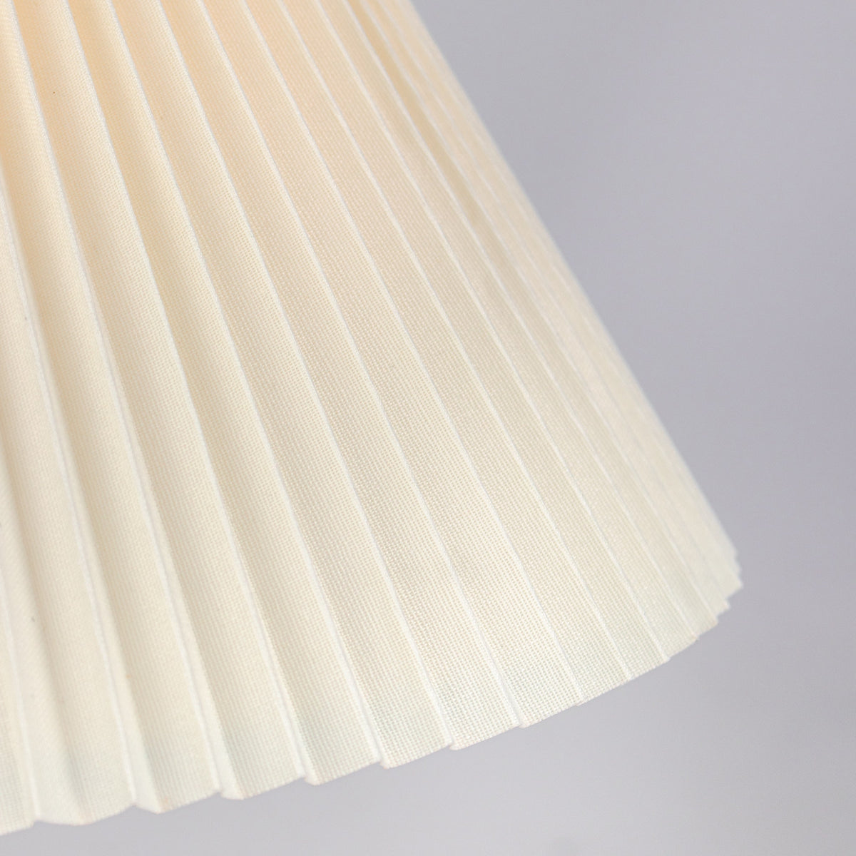 White Nest Table Lamp