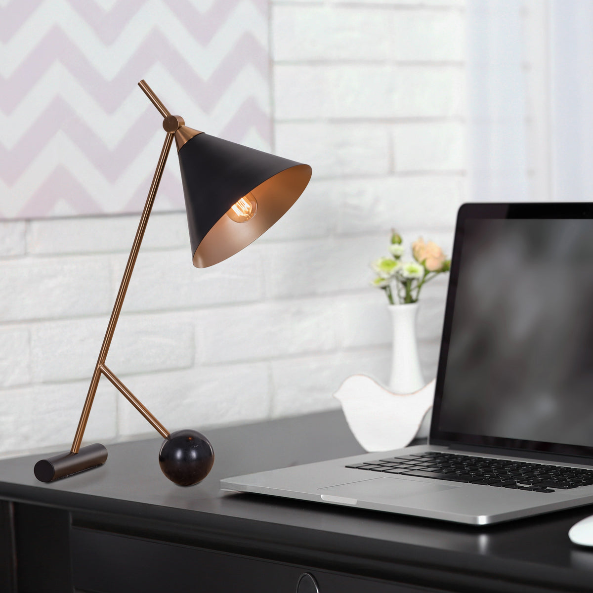 The Night Watch (Gold, Black) Marble Study Table Lamp