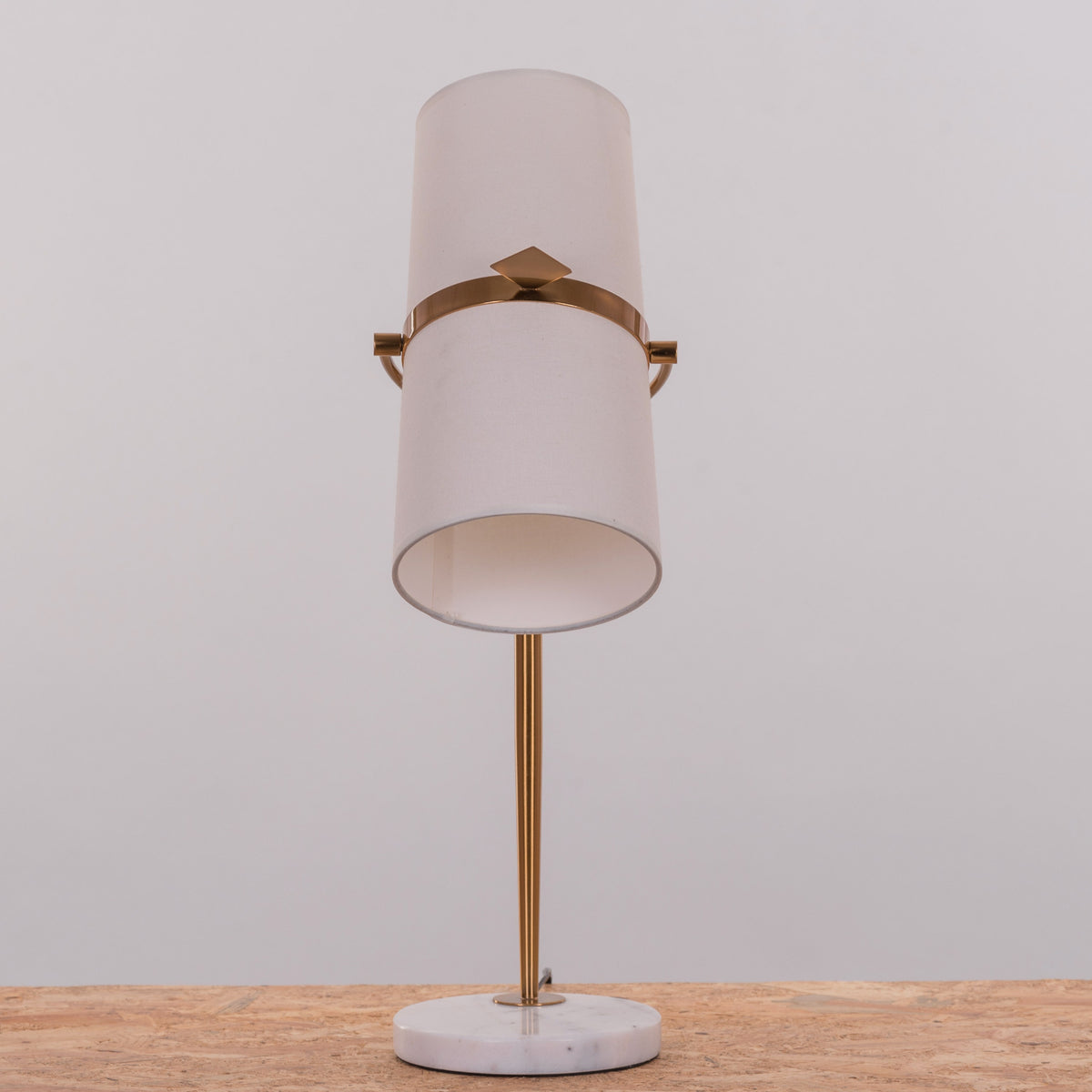 مصباح طاولة رخامي موديل Farewell (ذهبي، أبيض)