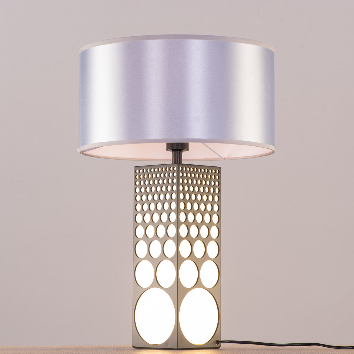 Live Your Look (Black, Blue) Table Lamp