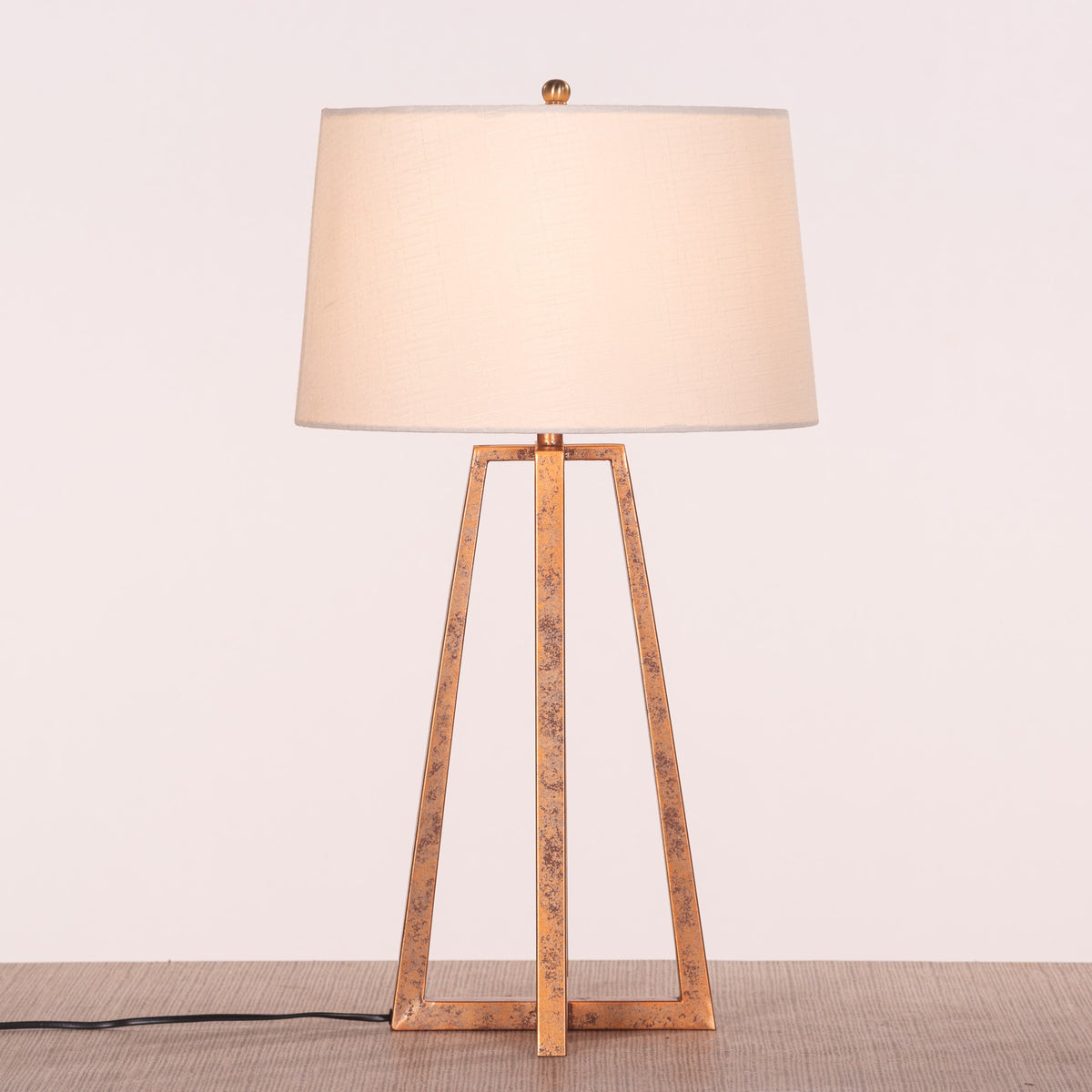 Sweet Escapade (Antique Gold, Off-White) Metal Table Lamp
