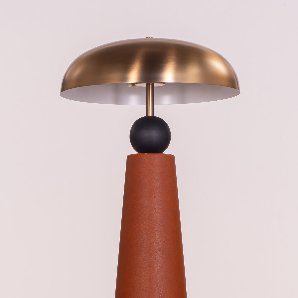 Gold Coast (Gold, Brown) Leather Table Lamp