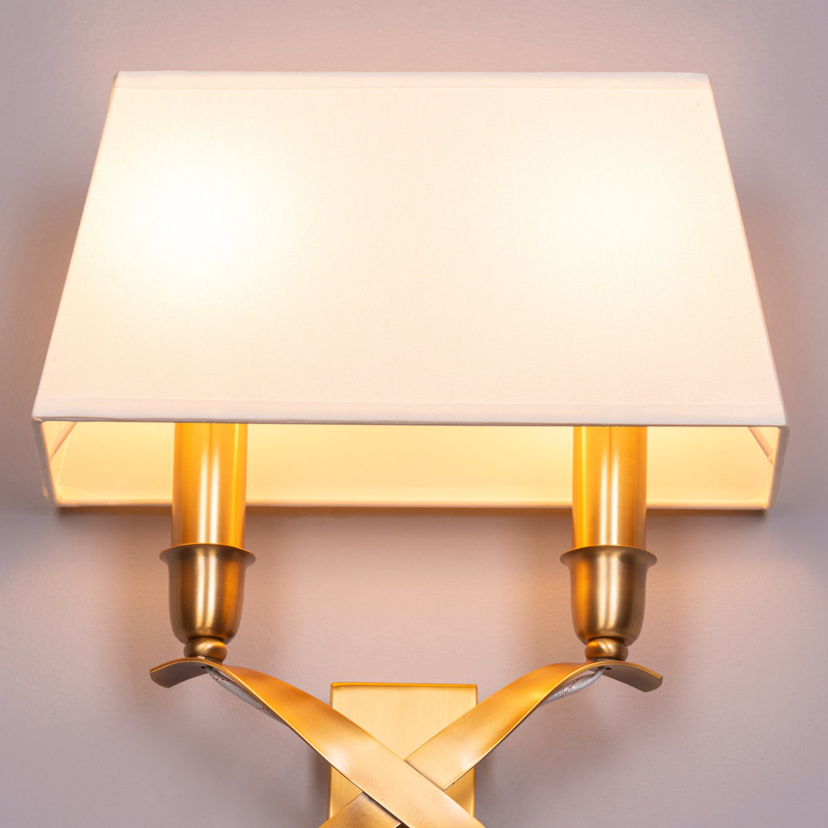 Mark The Spot (Gold, Off White) Wall Light