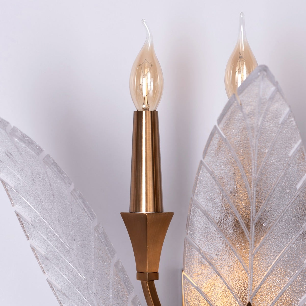 Trance (Medium, Gold) Glass Wall Light